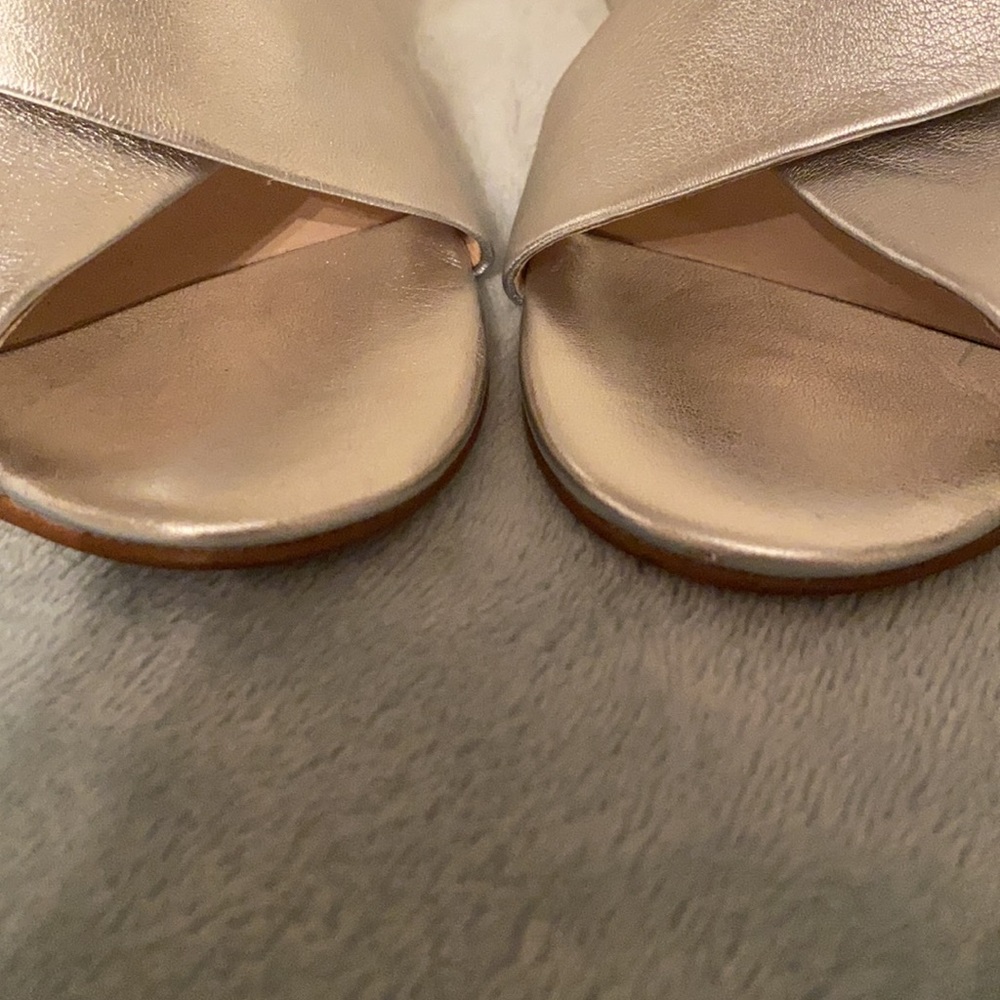 NWOT Louise et Cie women’s silver mule slide heels - Picture 5 of 6
